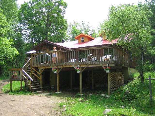 featured_lodge_algonquin_eco_lodge.jpg