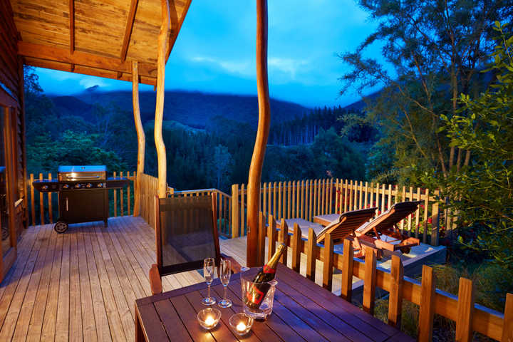 featured_lodge_the_resurgence_luxury_eco_lodge.jpg